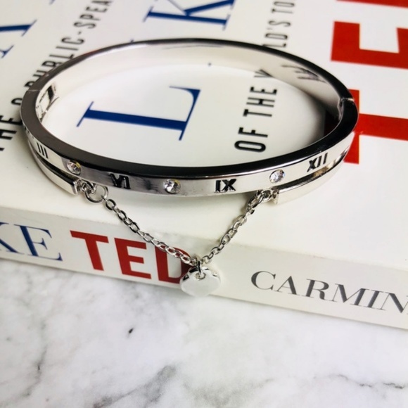 New! Roman Numeral Heart Drop Silver Bracelet - Picture 4 of 5